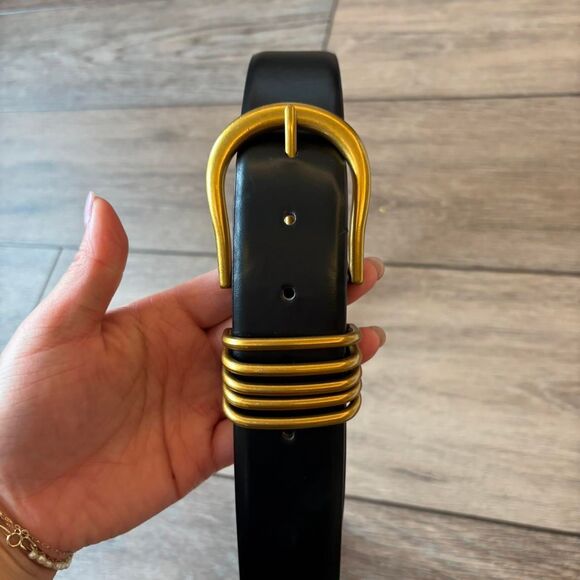 H&M black belt with gold buckle size small - Picture 2 of 5